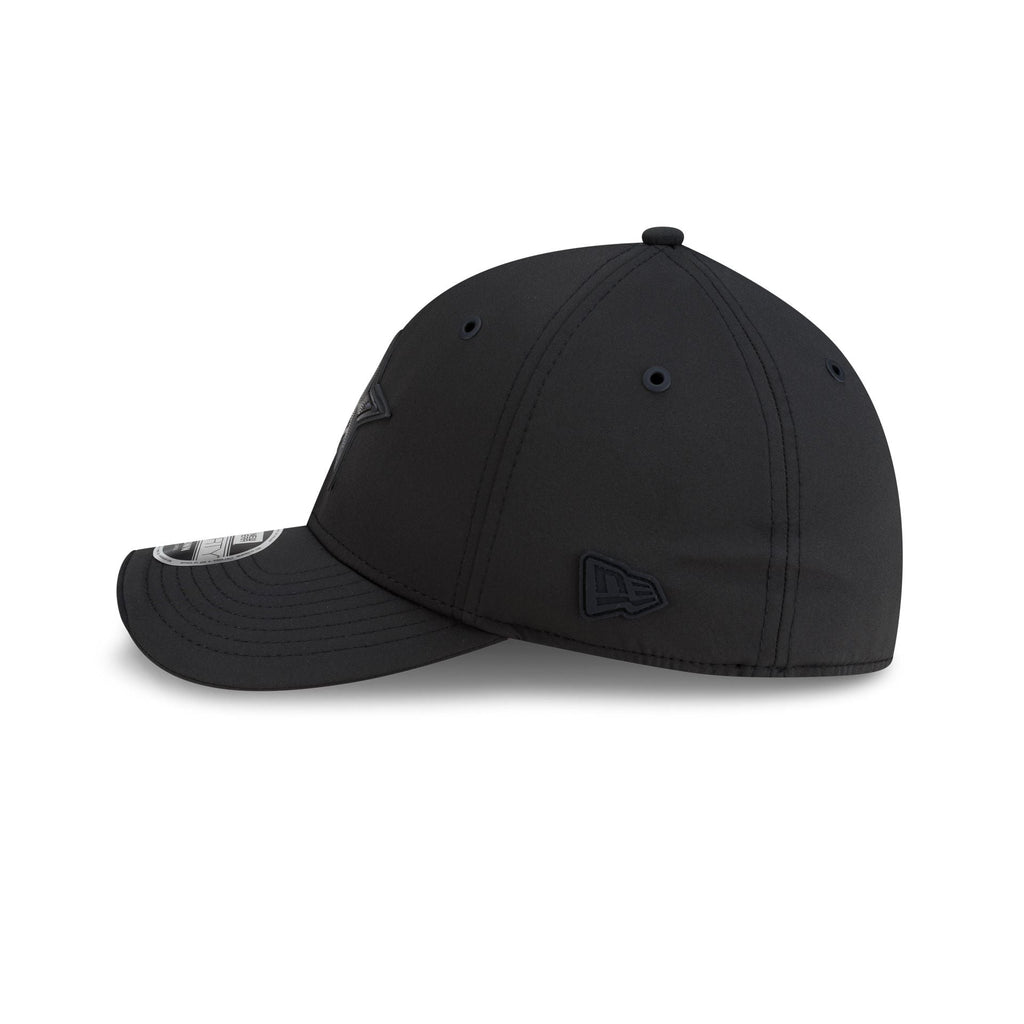 Dallas Cowboys 2026 Sideline Black 39THIRTY M-Crown Stretch Fit Hat