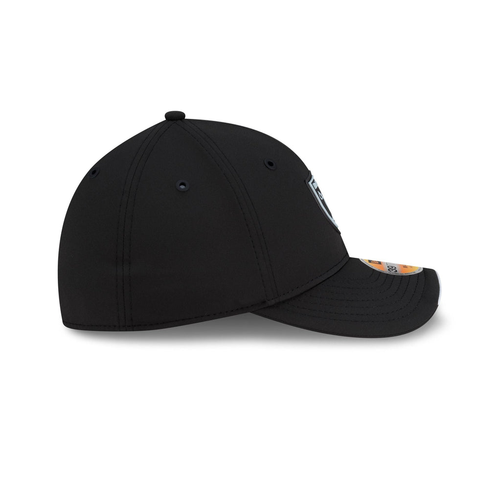 Las Vegas Raiders 2026 Sideline 39THIRTY M-Crown Stretch Fit Hat